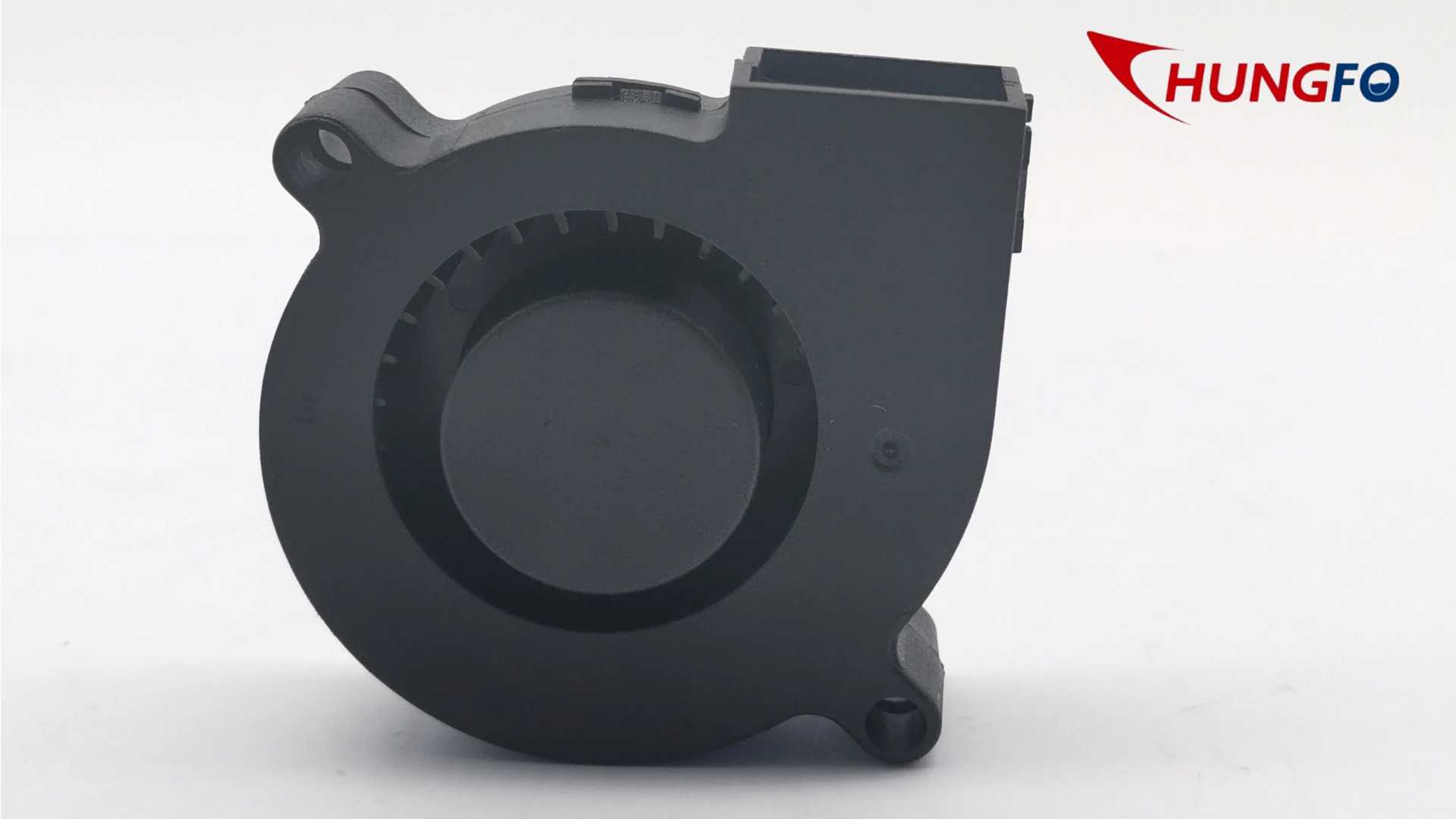 كيف يؤثر التحكم في سرعة المروحة على استهلاك الطاقة؟