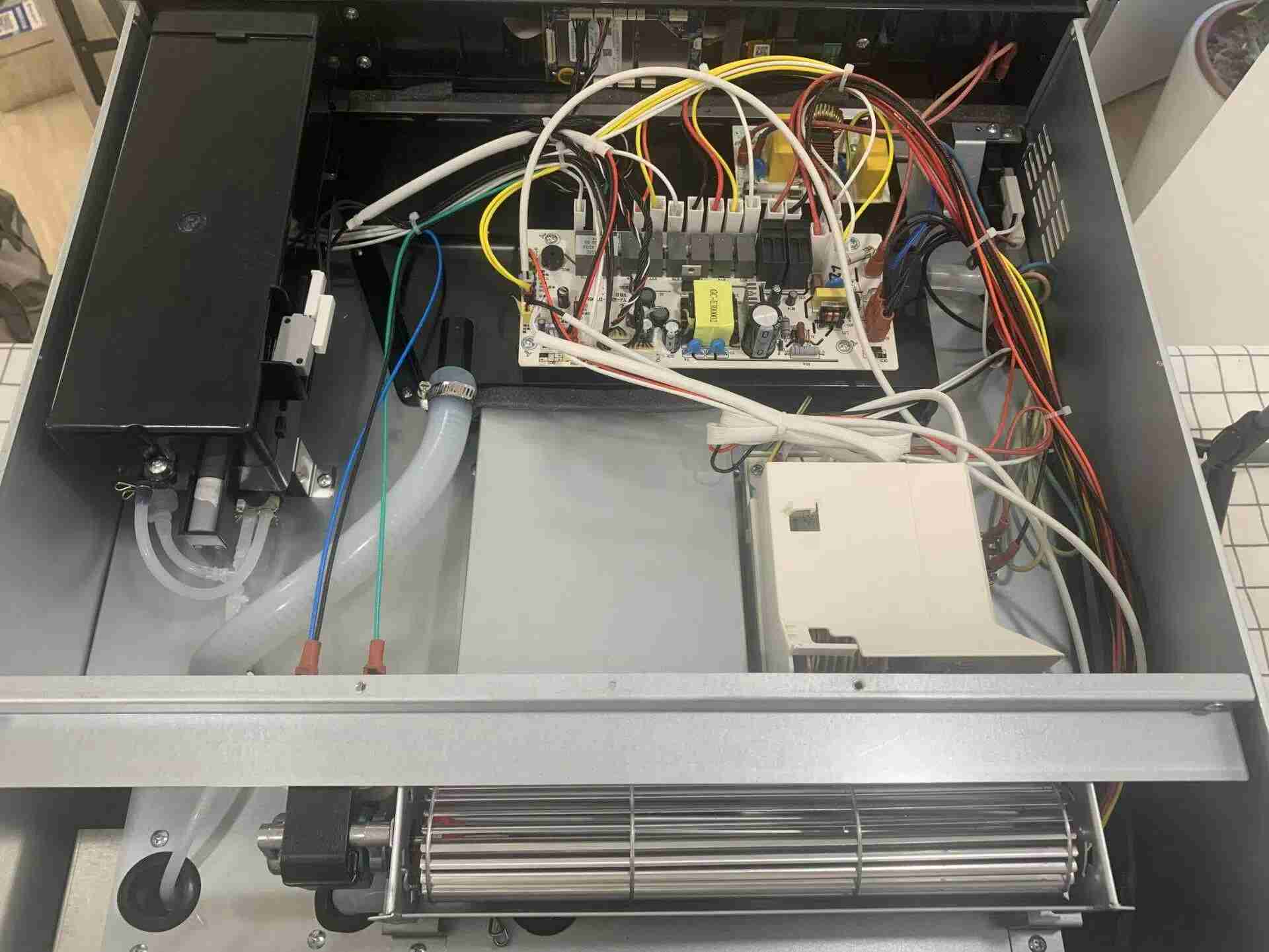 مروحة ChungFo Cross Flow تعزز أداء التبريد لمجموعة الميكروويف والبخار والفرن الرائدة